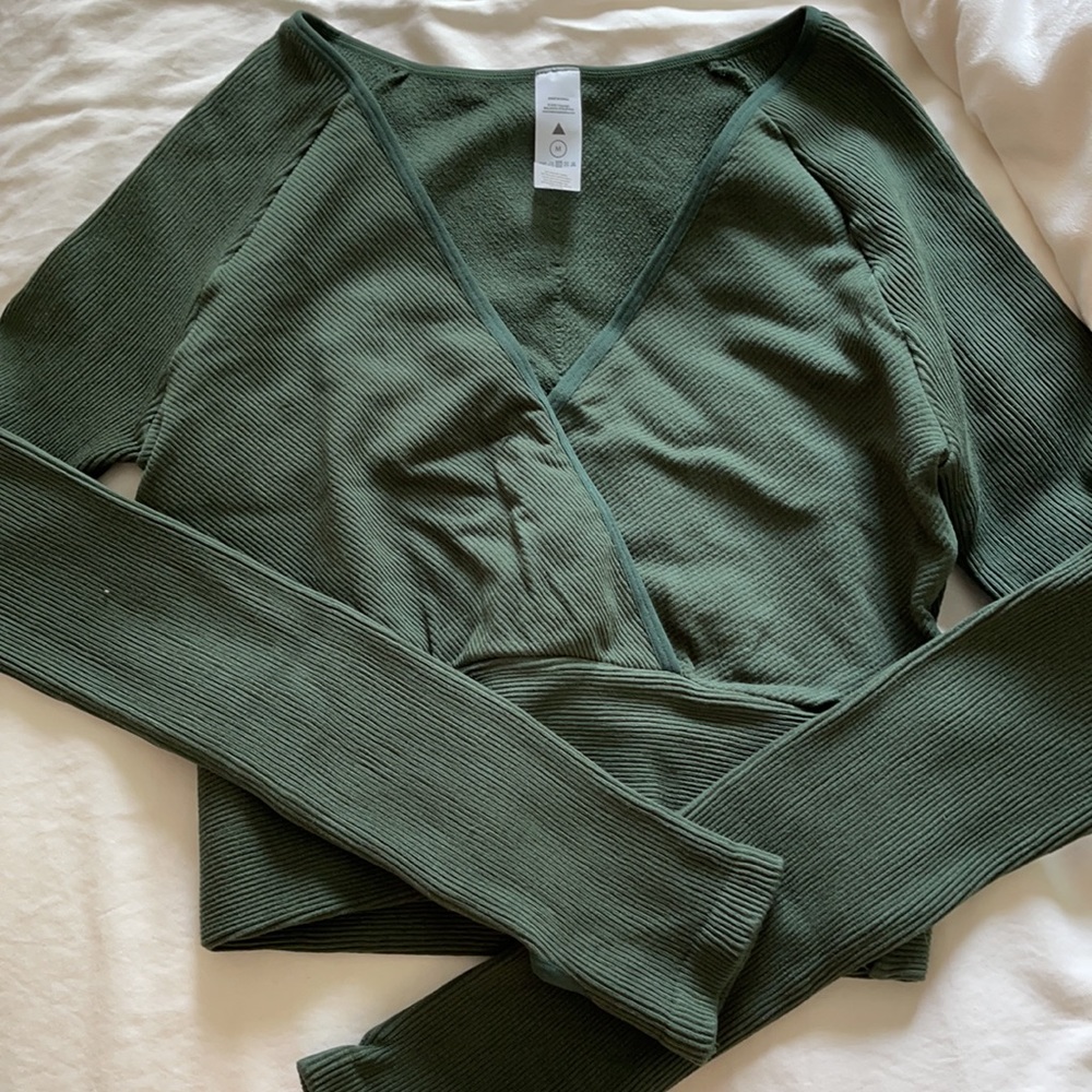 NWT Balance Athletica Infinity Wrap Top M